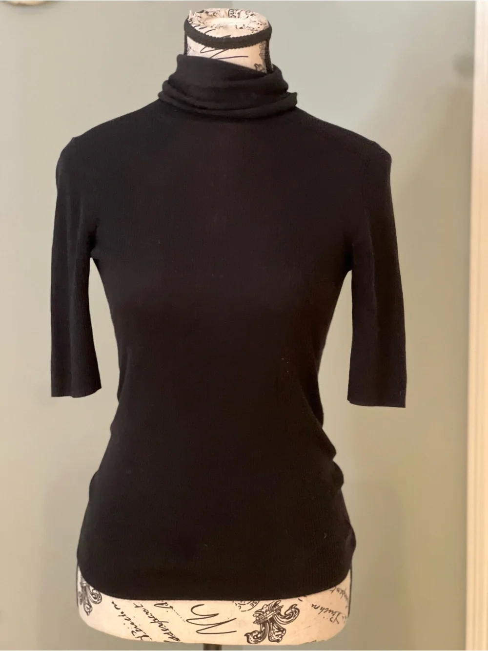 Theory Leenda Short-Sleeve Turtleneck in Regal Wool | Size P | Ribbed | Like New - Picture 6 of 13
